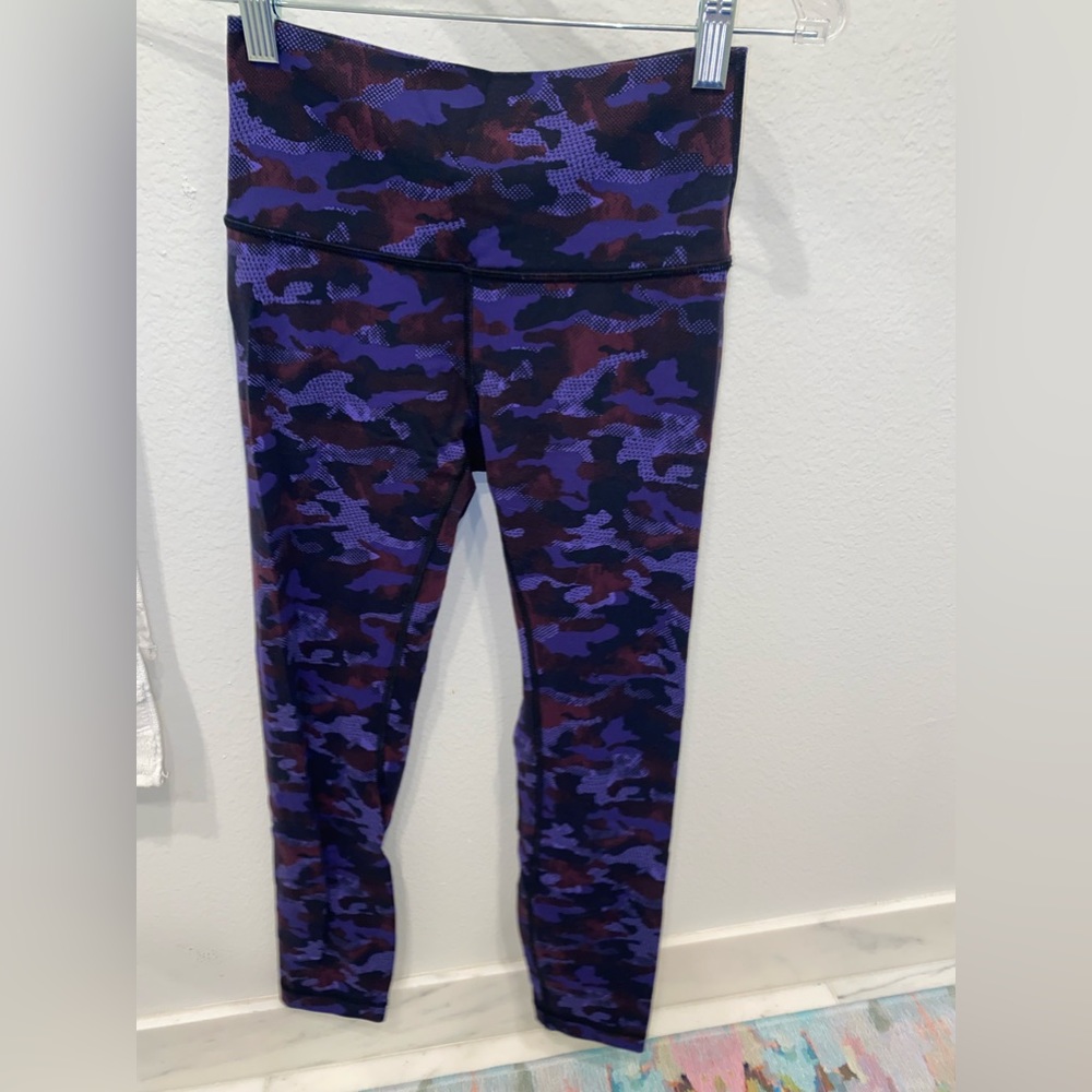 3/4 LULULEMON LEGGINGS